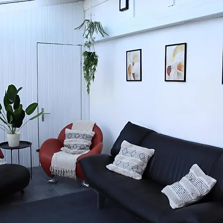 Apartman Sonnige Dachterrasse I Wintergarten I Bahnhof Fusslaeufig I Nahe Mainz I Weinregion