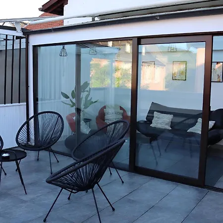Sonnige Dachterrasse I Wintergarten I Bahnhof Fusslaeufig I Nahe Mainz I Weinregion Gau-Algesheim