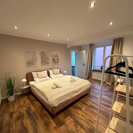 Apartman Sonnige Dachterrasse I Wintergarten I Bahnhof Fusslaeufig I Nahe Mainz I Weinregion