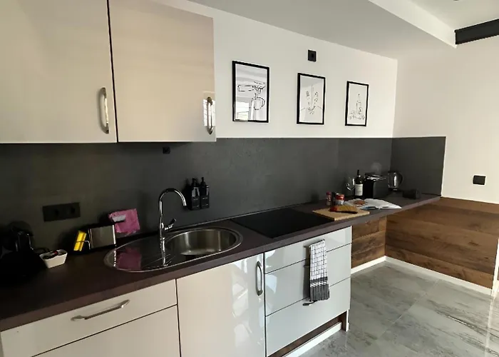 Charmante Mit Grosser Dachterrasse & Wintergarten